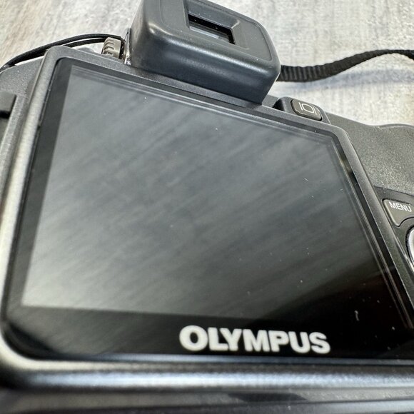 Olympus SP-550UZ 7.1MP Digital Camera with 18x Optical Zoom Tested - Picture 7 of 14